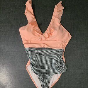 Cupshe One-Piece Peachy Striped Swimsuit - Medium